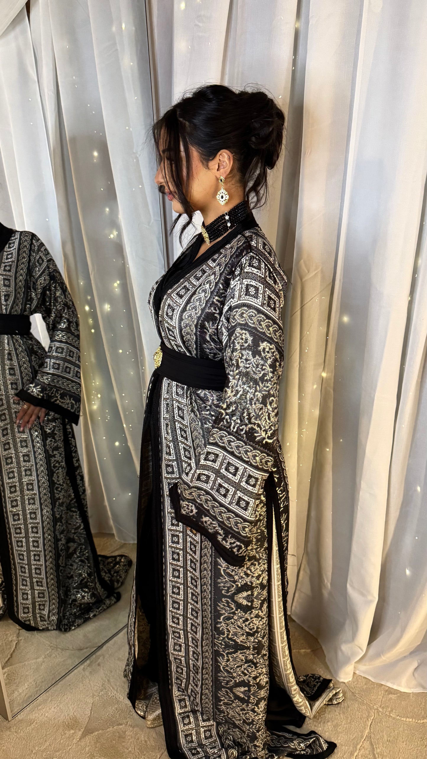 Caftan noir et blanc motifs graphiques