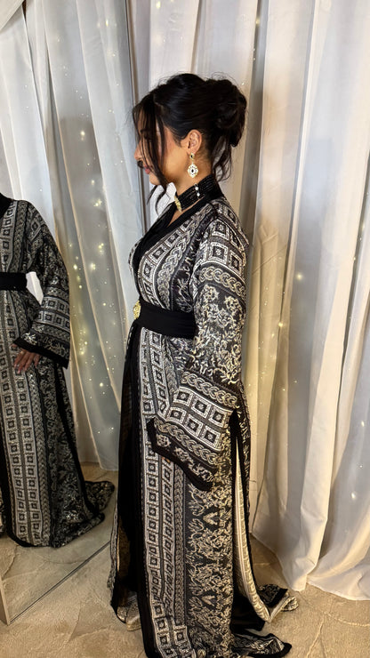 Caftan noir et blanc motifs graphiques