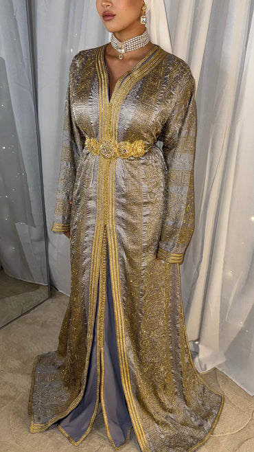 Caftan gris perlé richesse dorée