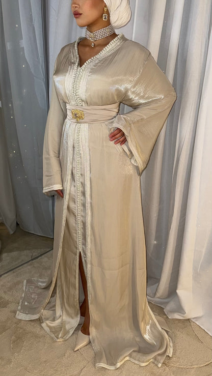 Caftan beige lumière douce
